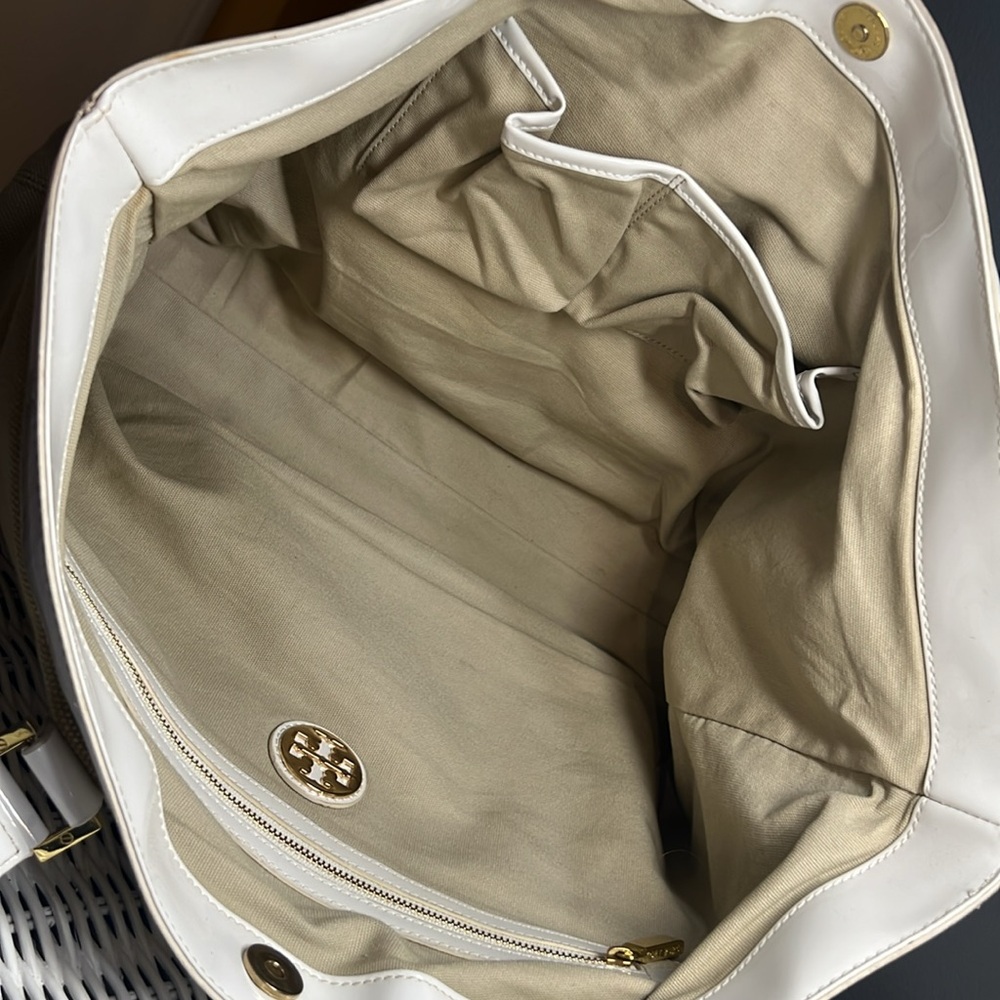 Tory Burch Tan and White Tote Bag - Picture 12 of 16